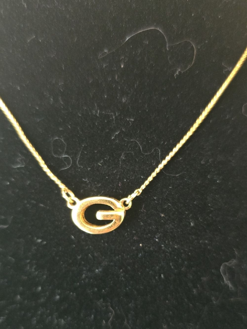 Givenchy Gold Tone G Logo Pendant Necklace With 14", Display Frame - Picture 4 of 8